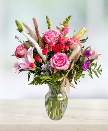 Pink bouquet with pampas same day delivery  Same day delivery pink birthday bouquet 