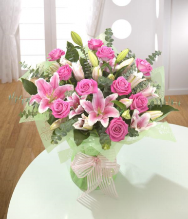 Pink-Classic-Lilies-And-Roses 