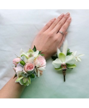 Pink Corsage and Boutonniere Corsage