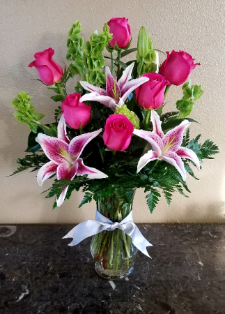 Pink Floyd Delight CALL (805) 804-7673 FOR MORE INFORMATION. in Oxnard, CA | Mom and Pop Flower Shop
