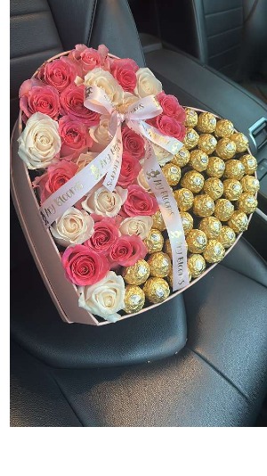 Pink & Gold Perfection Heart Pink and white roses - Valentines day