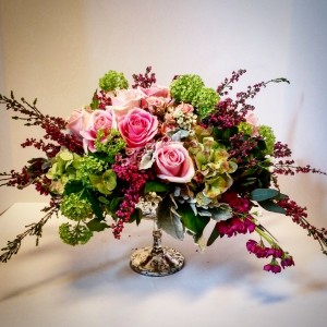 Pink Rose Array Vase arrangement
