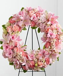 PINK TRIBUTE WREATH 