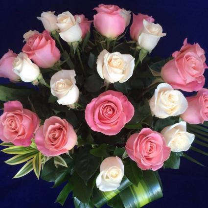 Pink & White Roses Vase arrangement
