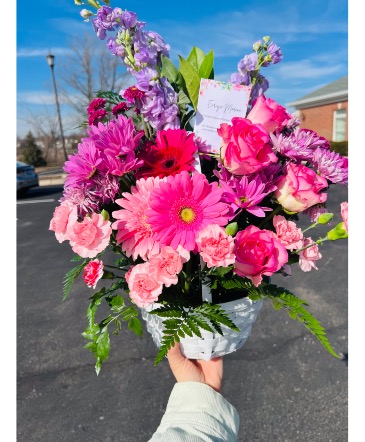 Pinky basket  Basket bouquet  in Palatine, IL | VJ Florals