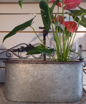 Planter w/ Water Faucet 