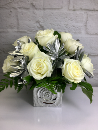Platinum Roses Rosette Cube