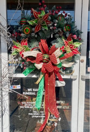 Poinsettia/ornaments and berries wreath Decor