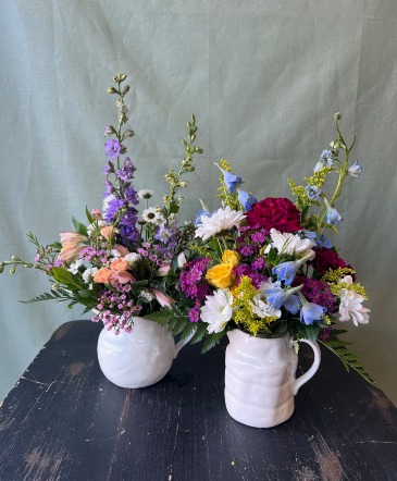 Blooming Pitcher  in La Grande, OR | FITZGERALD FLOWERS