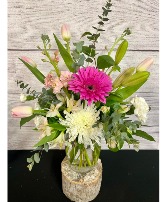 Pop of pink  mixed fresh arrangemnt