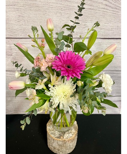 Pop of pink mixed fresh arrangemnt