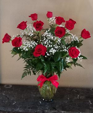 POP'S CLASSIC DZ LONG STEM ROSES 10% Off Use "4MOM" Code in Oxnard, CA | Mom and Pop Flower Shop