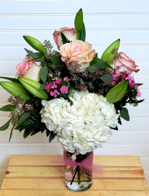 POP'S DESIGNERS CHOICE #1 EXCLUSIVELY AT MOM & POPS in Oxnard, CA | Mom and Pop Flower Shop POP'S DESIGNERS CHOICE #1 EXCLUSIVELY AT MOM & POPS in Oxnard, CA | Mom and Pop Flower Shop