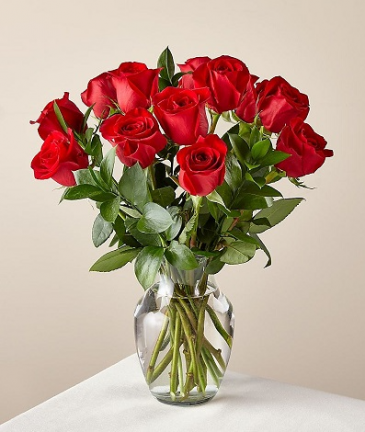 Pop's Dozen Red Roses EXCLUSIVELY AT MOM & POPS in Oxnard, CA | Mom and Pop Flower Shop