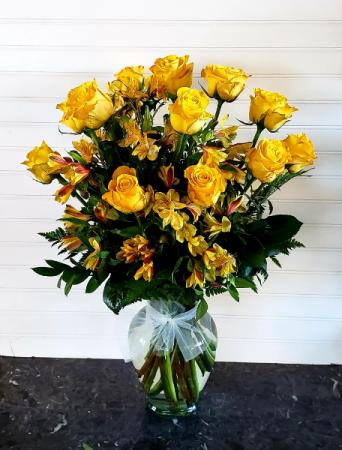 POP'S YELLOW ROSES & LILIES Exclusively at Mom & Pops in Oxnard, CA | Mom and Pop Flower Shop