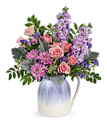 Pour on the Pretty Bouquet Fresh Arrangement in Cincinnati, OH | Hyde Park Floral & Garden Pour on the Pretty Bouquet Fresh Arrangement in Cincinnati, OH | Hyde Park Floral & Garden