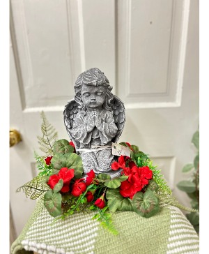 Praying Angel with wreath  