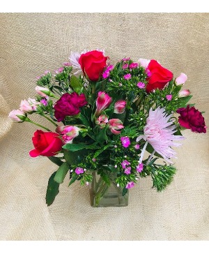 Precious Fresh Vase Arrangement