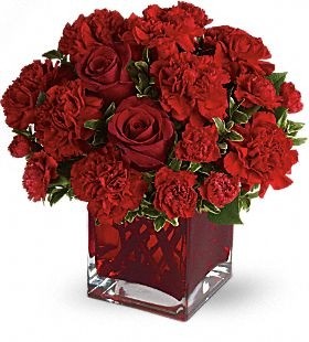 PRECIOUS LOVE WITH RED ROSES FLOWERS ARRAGEMENT