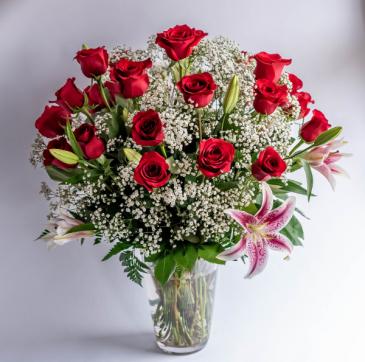 Premium 2 Dozen Rose Vase in Dayton, OH | FLOWERAMA Premium 2 Dozen Rose Vase in Dayton, OH | FLOWERAMA