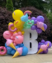 Premium 5ft Marquee with Garland. Balloon Decor