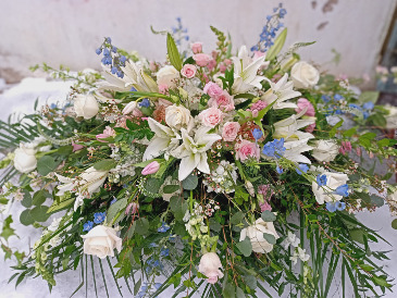 Premium Full Size Casket Spray Designer's Choice in Glastonbury, CT | THE FLOWER DISTRICT Premium Full Size Casket Spray Designer's Choice in Glastonbury, CT | THE FLOWER DISTRICT