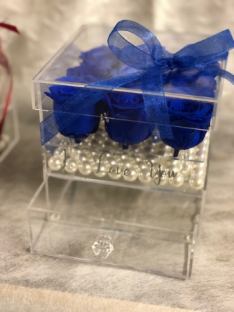 PRESERVED ROSES IN ACRYLIC BOX WITH  DRAWER  