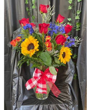 Pretty as a Picnic vased