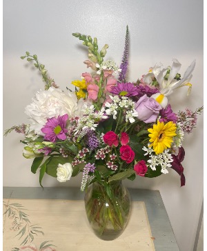 Pretty Cute Spring Arrangement 