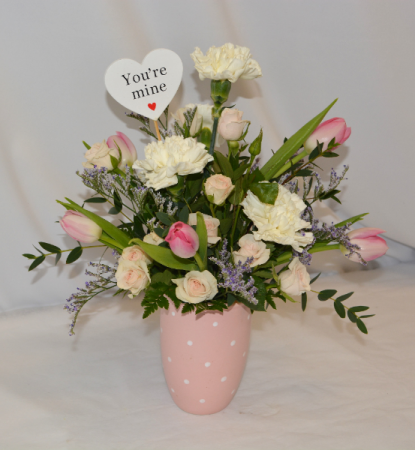 PRETTY IN PINK DOTS Fresh Arrangement