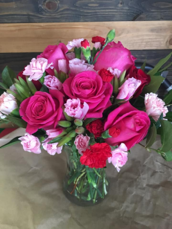 Pretty in Pinks Fresh Flower arrangement
