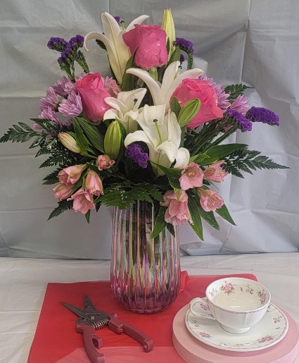 Pretty in Pink Fresh lily mix in a pink vase