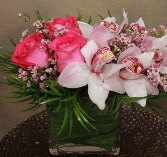 Pretty in Pink Orchids & Roses Cube vase 