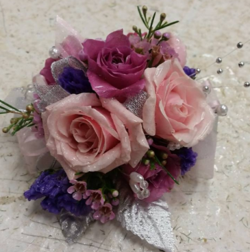 pretty wrist corsages