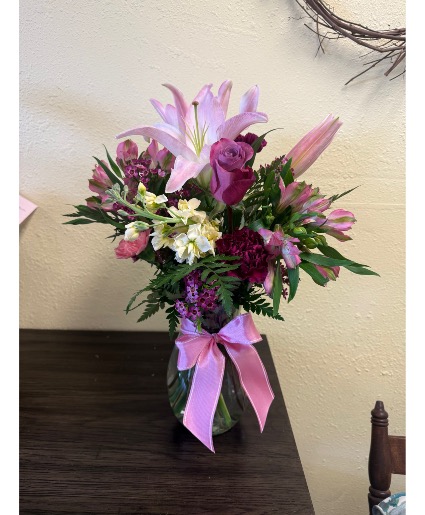 Pretty in pink Vase arrangement spring flowers