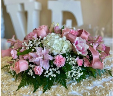 Pretty Pink Centerpiece   in Mcdonough, GA | Parade of Flowers