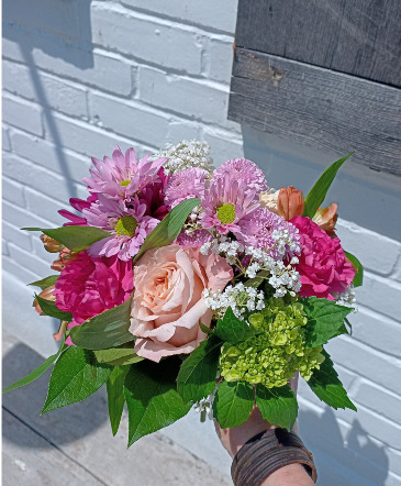 Prom Bouquet Designer's Choice in Glastonbury, CT | THE FLOWER DISTRICT Prom Bouquet Designer's Choice in Glastonbury, CT | THE FLOWER DISTRICT