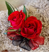 Prom Bouttonniere-Red Spray Roses 