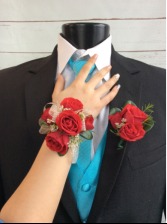 PROM BUNDLE - RED ROSES 