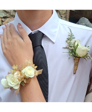 Prom Corsage and Boutonniere Call to Order
