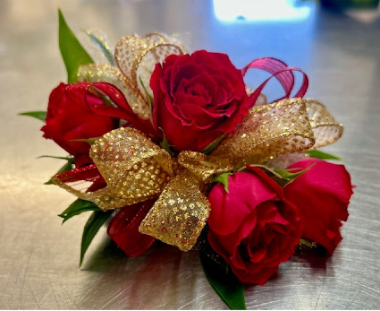 Prom Wrist Corsage-5 Red Spray Roses 
