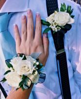 Prom wrist corsage 