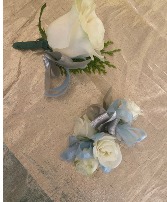 prom/homecoming corsage and boutinere set1 of each