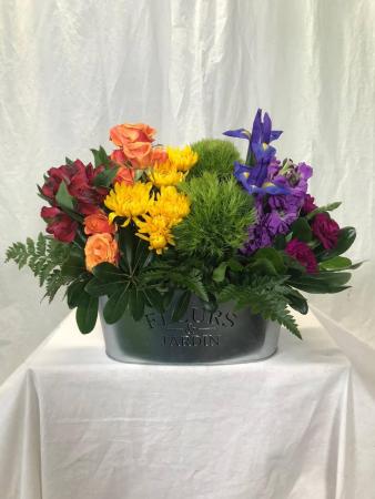 Proud Mom Fresh Cut Flowers In Custom Tin In West Haven Ct Petals Scents Flower And Gift Shop