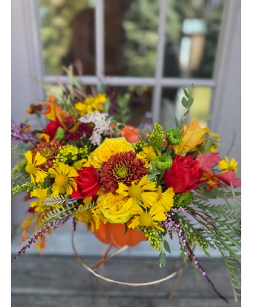 Pumpkin and Roses Glow Pumkin shape vase in Poplar Grove, IL | Flowers By Nancy Pumpkin and Roses Glow Pumkin shape vase in Poplar Grove, IL | Flowers By Nancy
