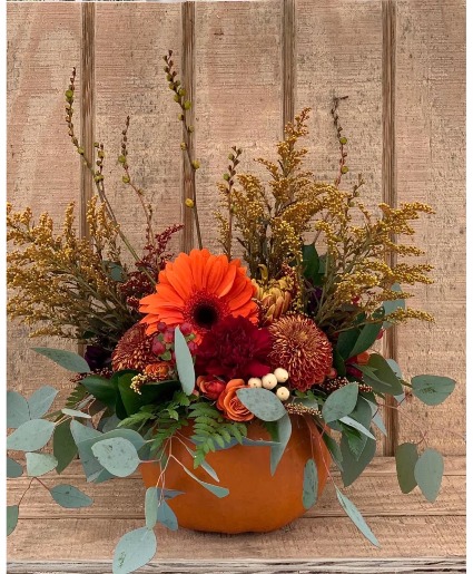 Pumpkin Around the Table Thanksgiving arrangement