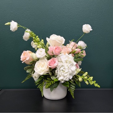 Pure Elegance  in Tottenham, ON | TOTTENHAM FLOWERS & GIFTS