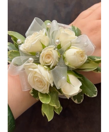 Pure Pearly Whites Corsage