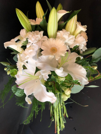 pure whites wedding bouquet