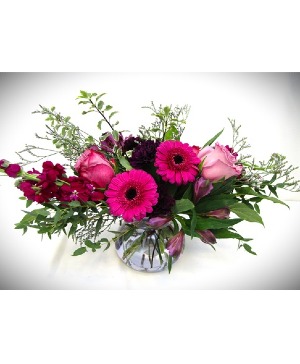IRRESISTIBLE CHARM FRESH FLOWERS VASED